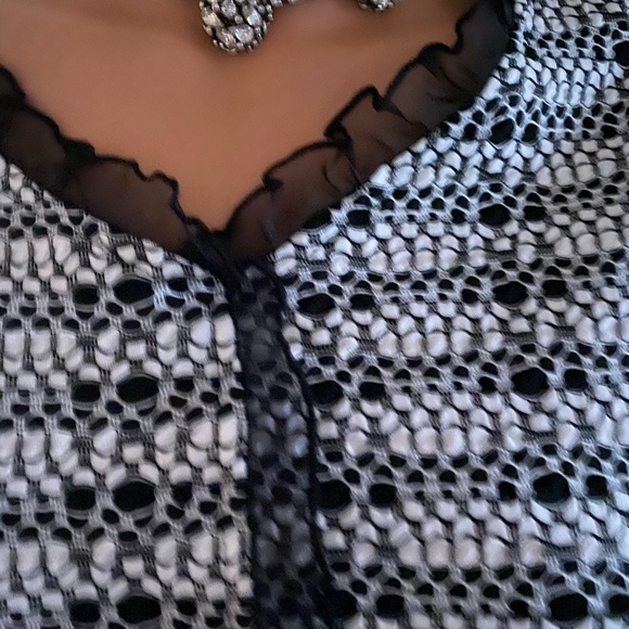 Top by Nicole size large - Picture 3 of 6